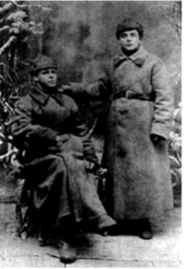 Пепекин П.Н. (справа)